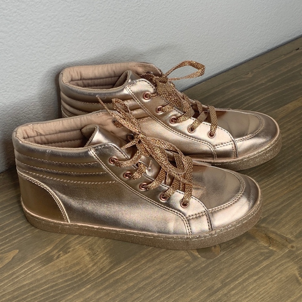 Children’s Place| Rose Gold high top |Size 6 girls/ Womens 8 | GUC